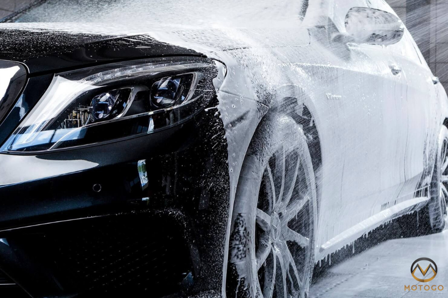 Czy mycie na myjni bezdotykowej może uszkodzić wosk/powłokę?