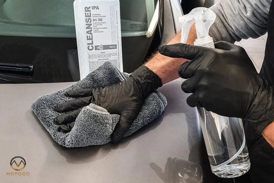 Czy stosowanie IPA na nawoskowanej powierzchni ściągnie wosk?